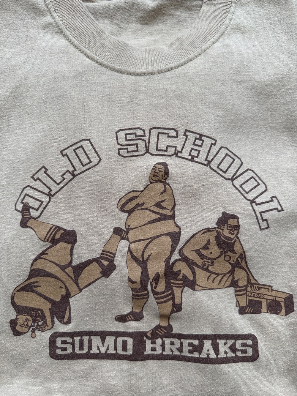 Unbranded Vintage Beige Tee-Shirt with “Old School Sumo Breaks” Graphic